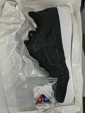 Axiom skate shoes